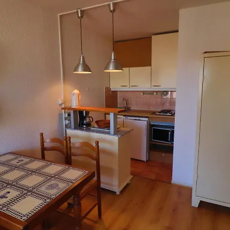 Apartment 2 Pieces Avec Garage A Sete, Proche - Fr-1-472a-187 Sete